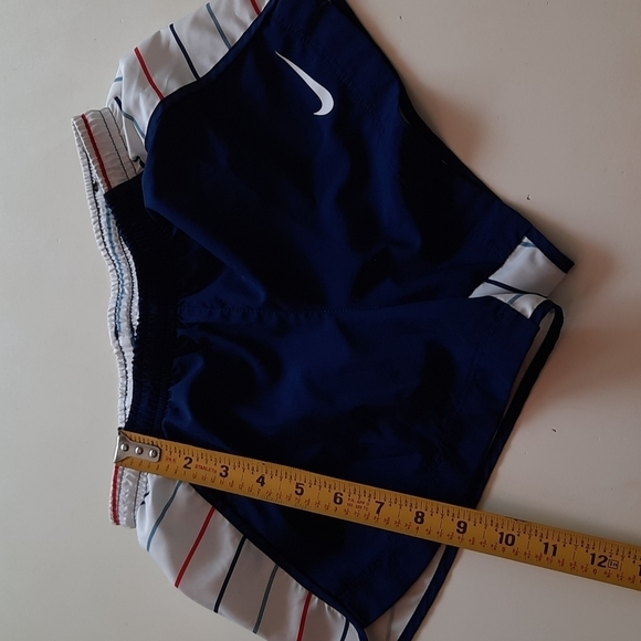 Nike Dri Fit medium striped athletic shorts - Picture 10 of 11